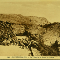 Gourdon - Le Village et la Route de Grasse